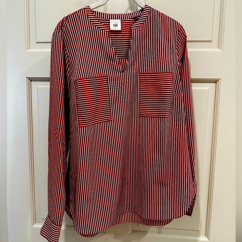 Silky modern shirt.